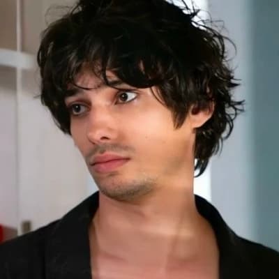 Devon Bostick thumbnail
