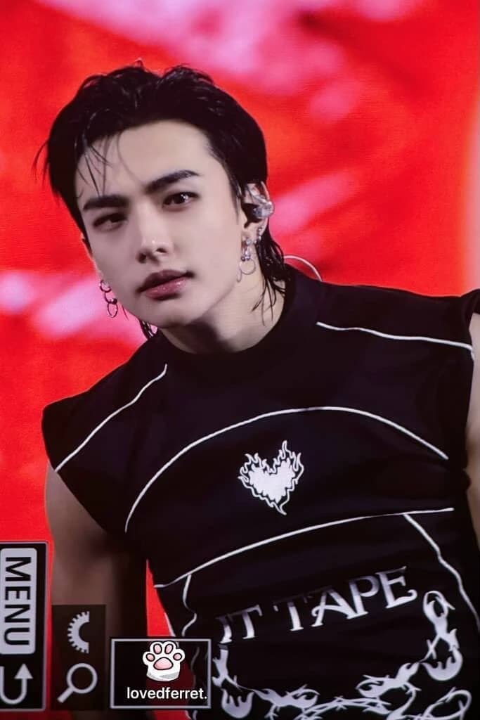 🩸🗡// Hwang Hyunjin thumbnail