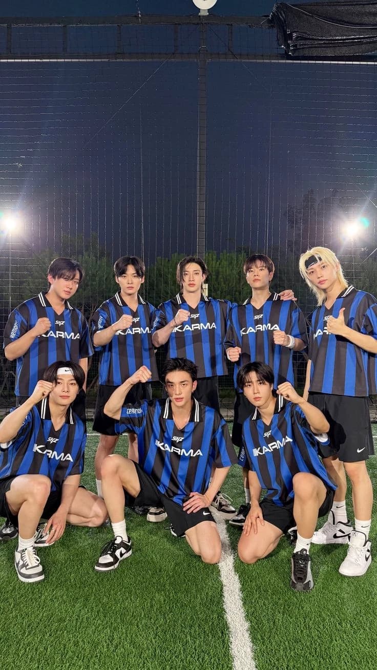 Stray kids thumbnail