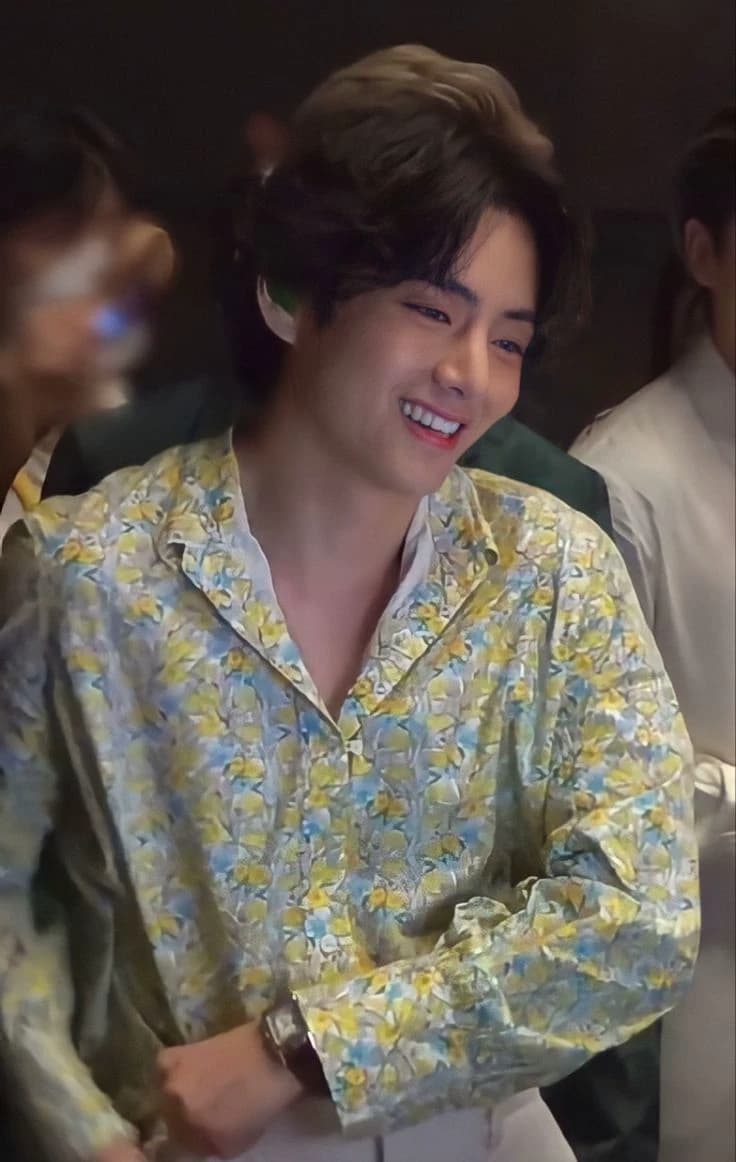 Kim Taehyung thumbnail
