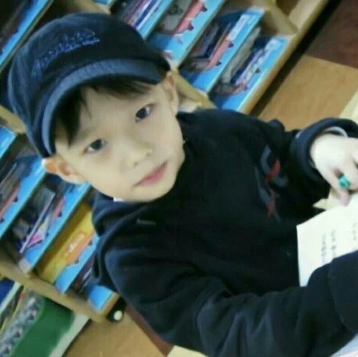 Hyunjin thumbnail