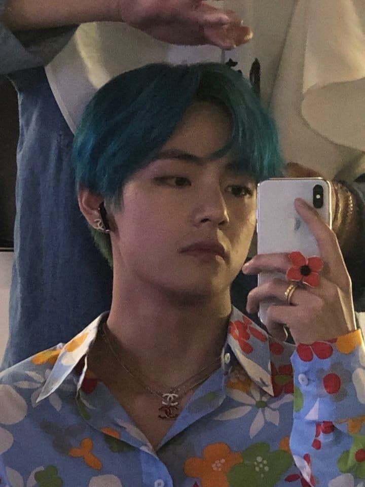 Kim taehyung thumbnail