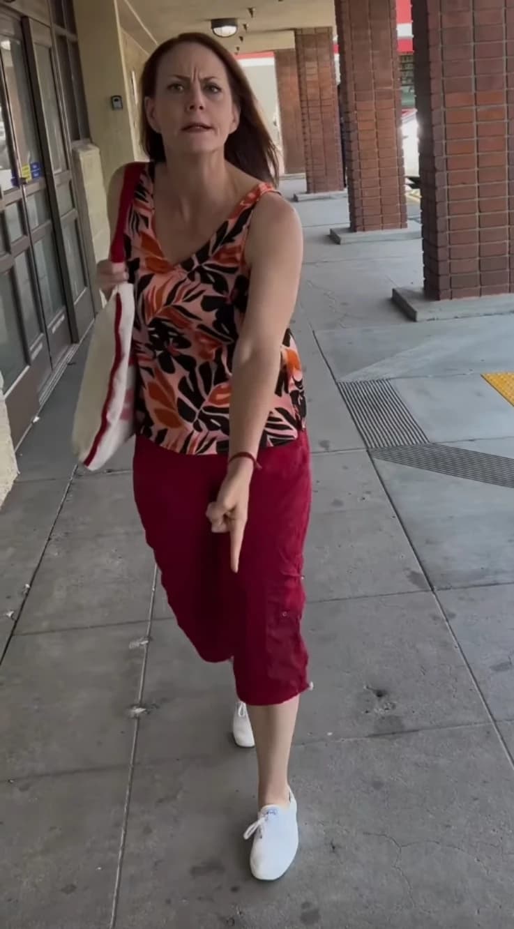 Karen Vargas - the typical Karen but who is secretly obsessed with you thumbnail
