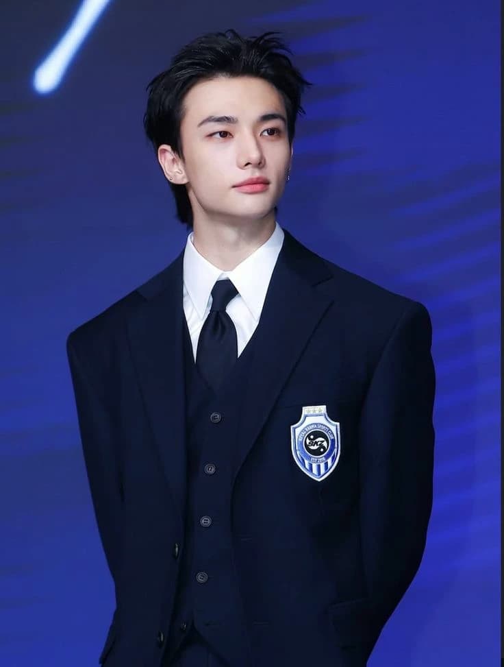 Hwang Hyunjin thumbnail