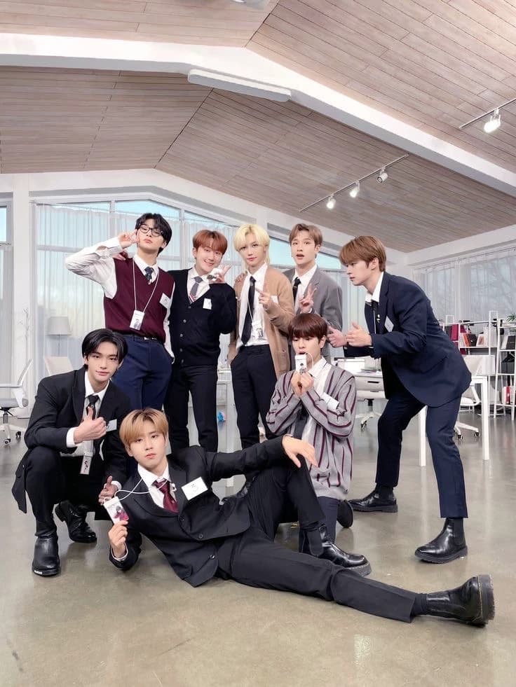 Stray kids- skz thumbnail