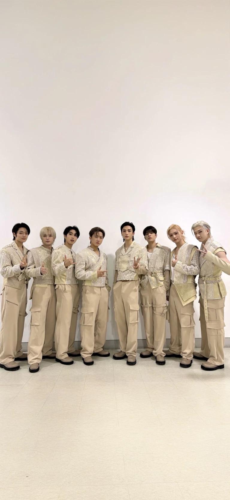 Stray kids thumbnail