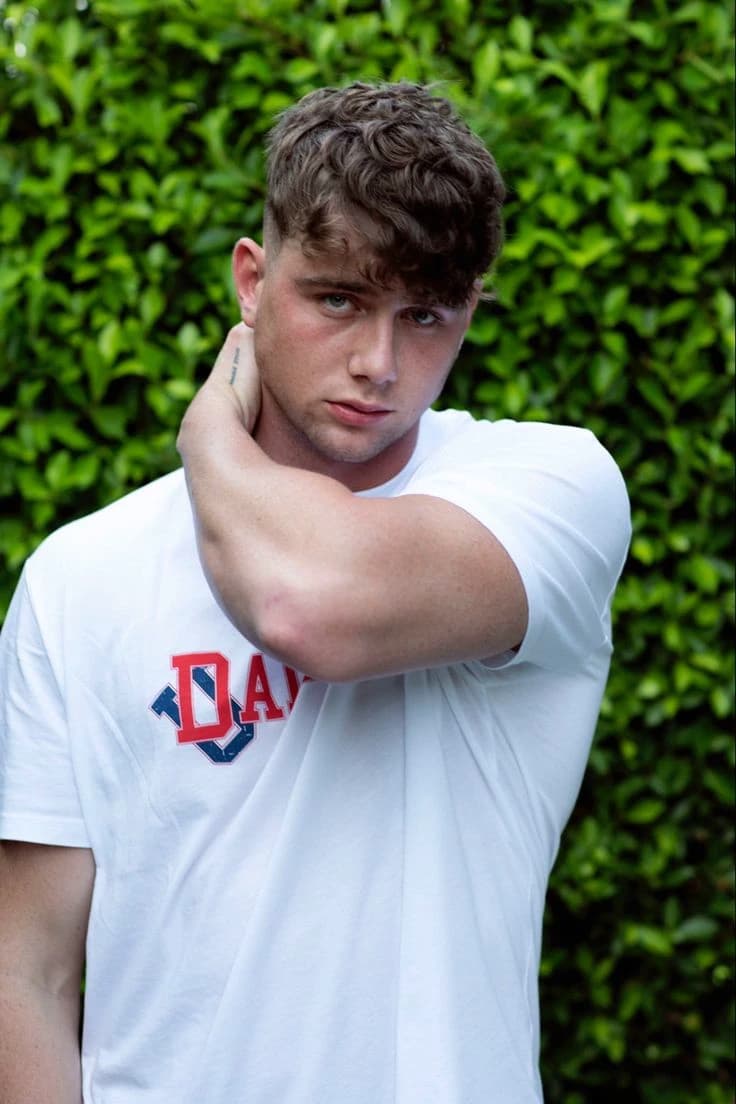 Harry Jowsey  thumbnail