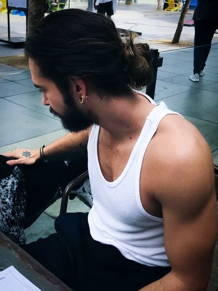 Tom Kaulitz Professor thumbnail