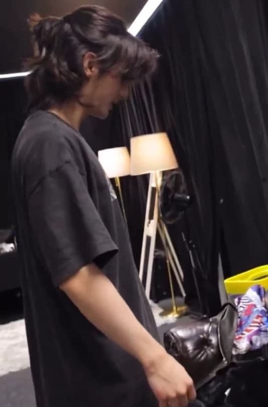 Hwang Hyunjin thumbnail