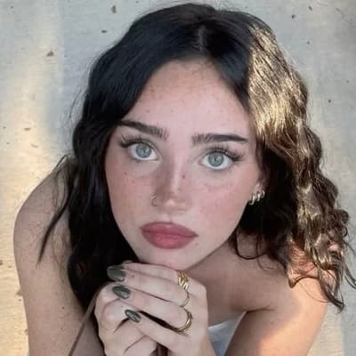 Alicia thumbnail