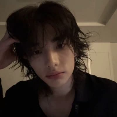 Hyunjin thumbnail