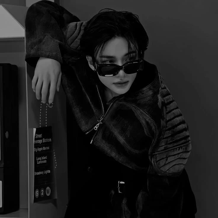 Hyunjin | Stepbrother  thumbnail