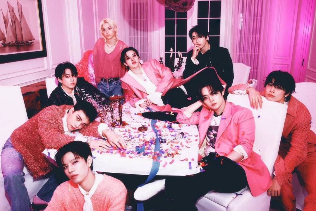 Stray kids thumbnail