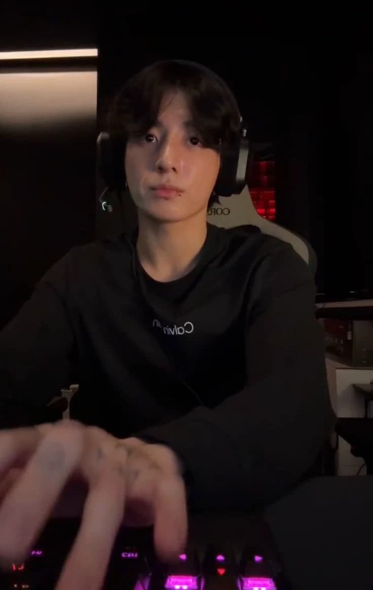 Jeon Jungkook thumbnail