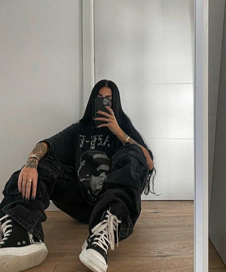 Agatha - Lesbian thumbnail