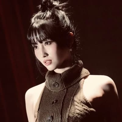 Hirai Momo thumbnail