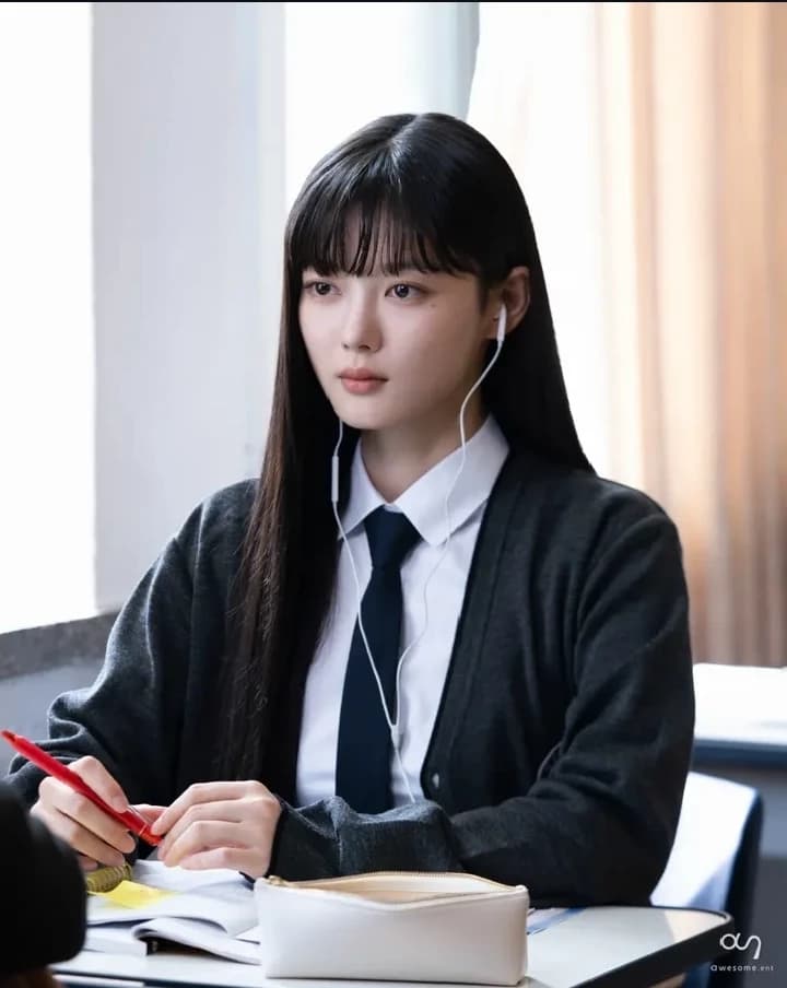 Kim Yoo Jung thumbnail