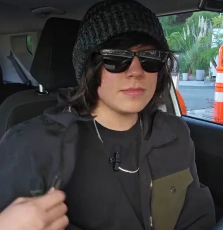 Alex Quackity thumbnail