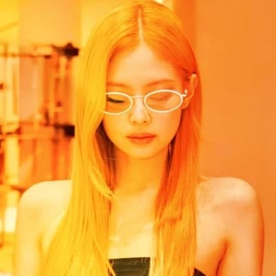 Kim jennie thumbnail