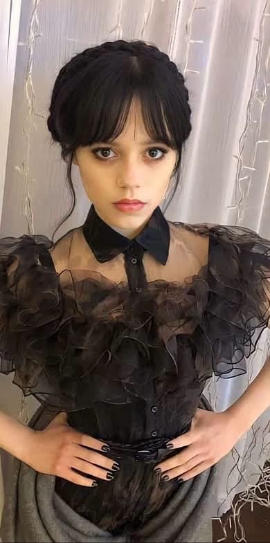 Merlina Addams thumbnail
