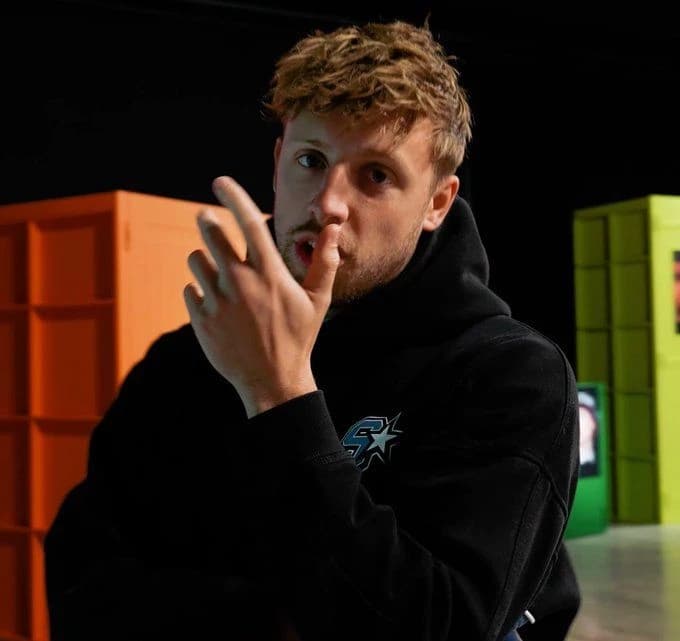 Harry lewis thumbnail