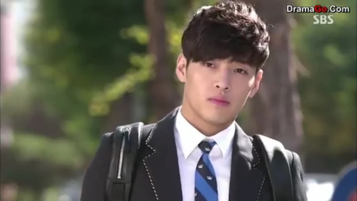 Lee Hyo Shin  thumbnail