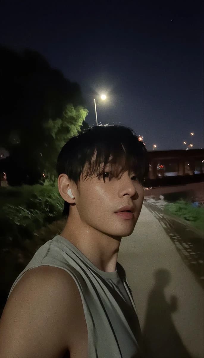Kim Taehyung  thumbnail