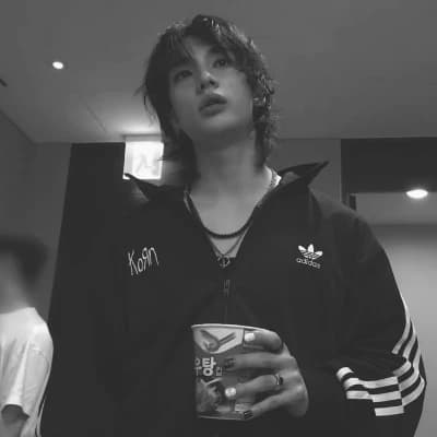 Hyunjin thumbnail