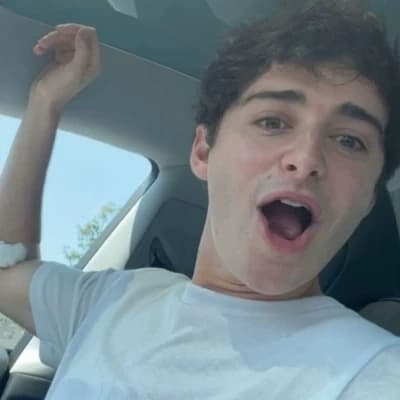 Noah snaps thumbnail