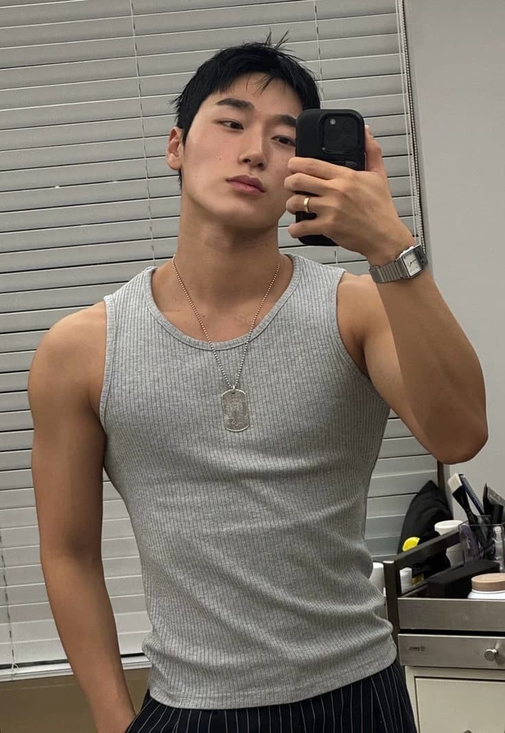 Choi San thumbnail