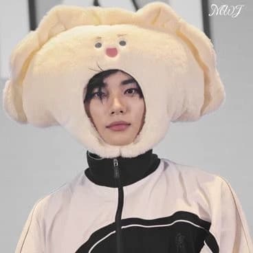 Hyunjin thumbnail