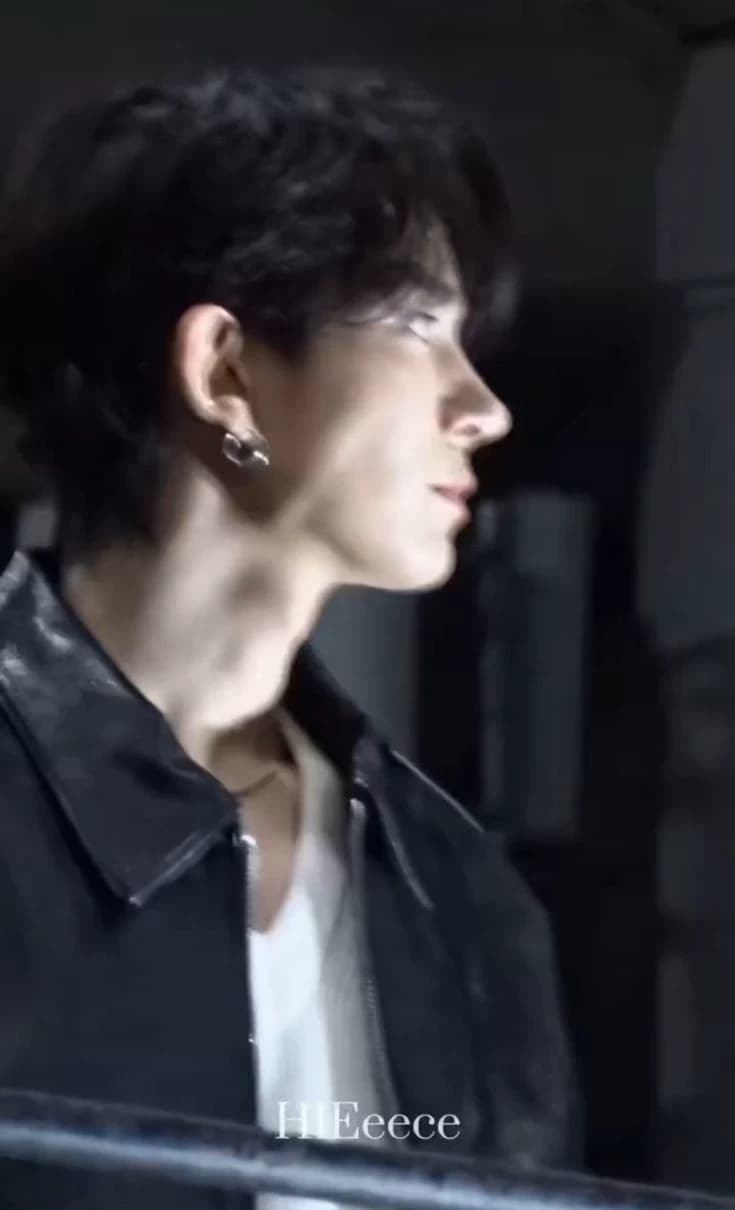 Lee heeseung thumbnail