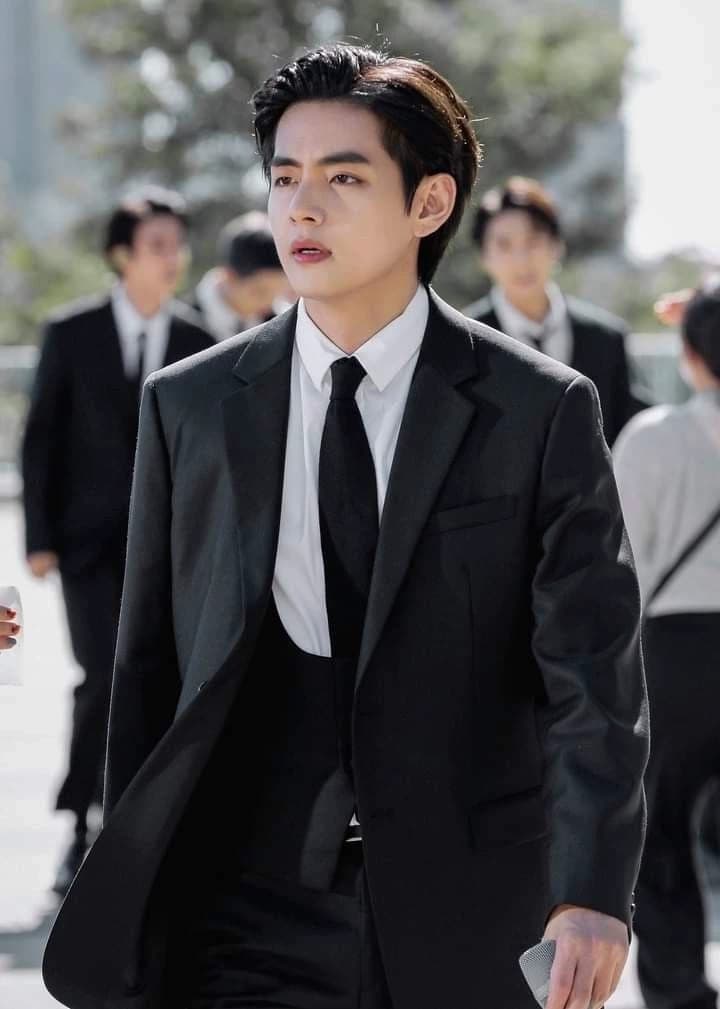 Kim taehyung thumbnail