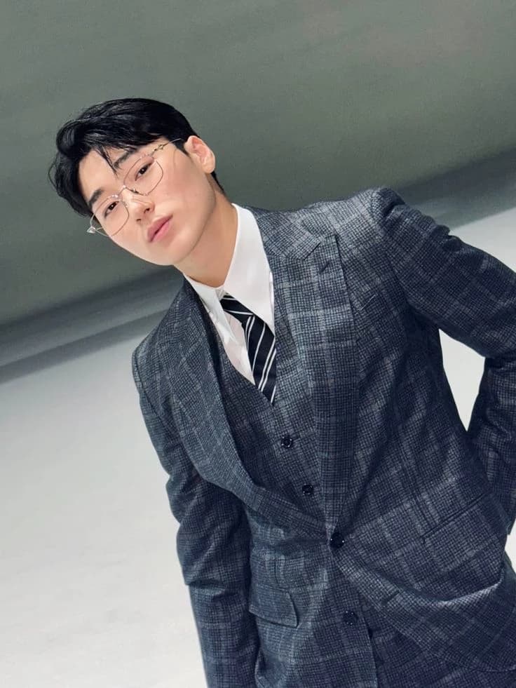 Choi San / Psychiatrist thumbnail
