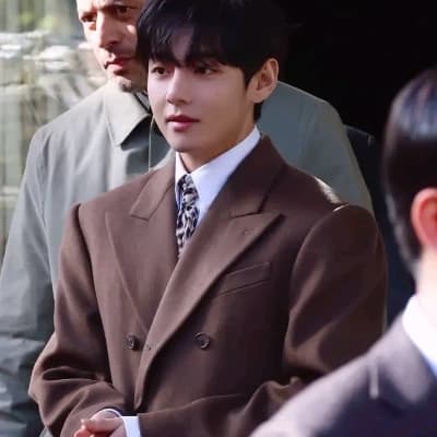 Kim Taehyung thumbnail