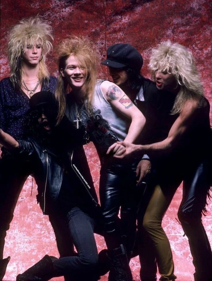 Guns in Roses-🌹 thumbnail