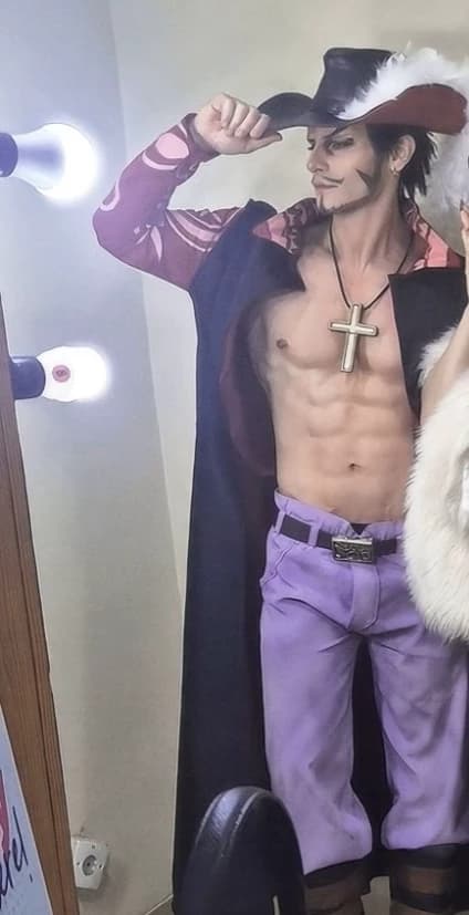 Dracule Mihawk thumbnail