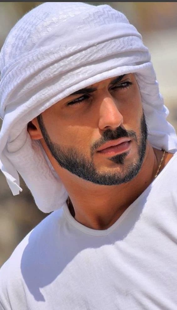 Arab husband with his 2 special wives thumbnail