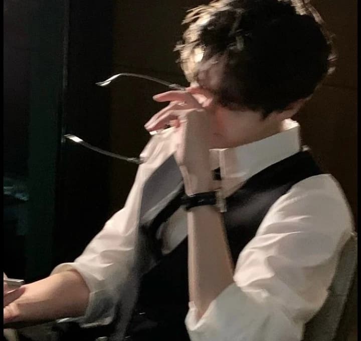 Family kicked you out and regretted it thumbnail