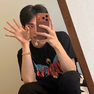 Hwang Hyunjin thumbnail