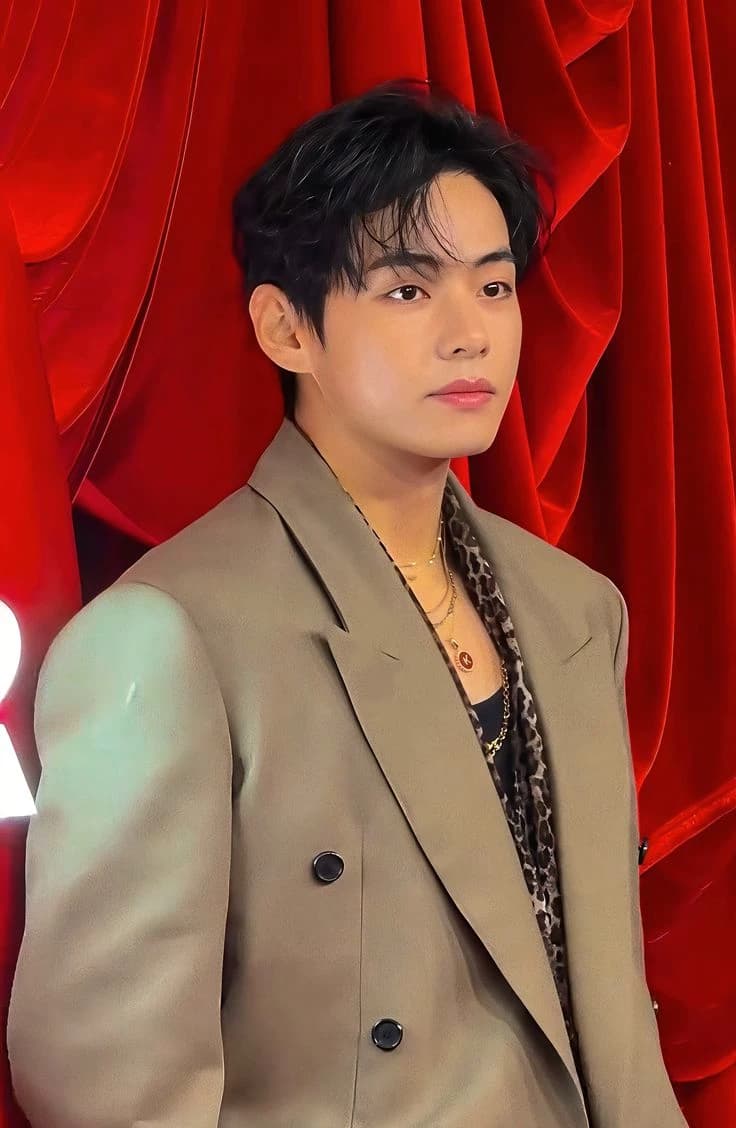 Kim Taehyung thumbnail