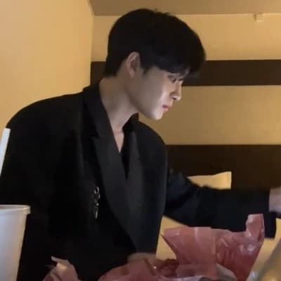 park jihoon thumbnail