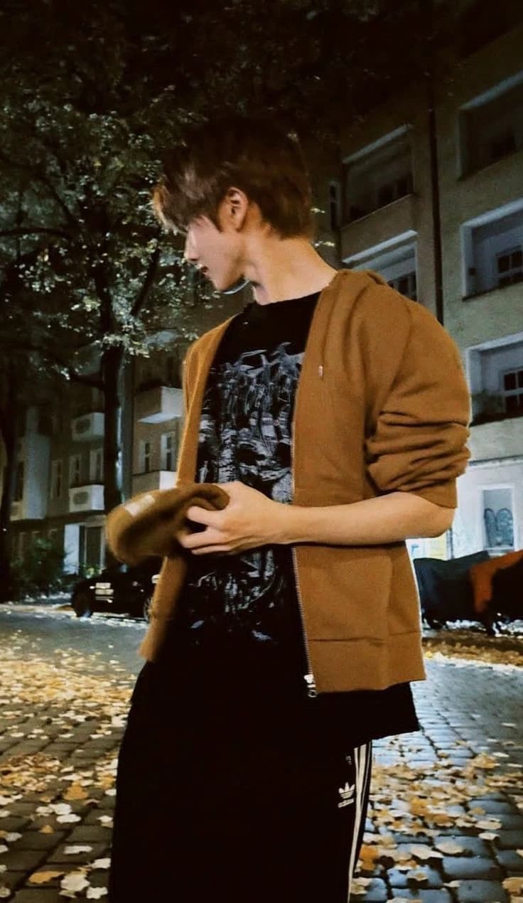 Park Jisung  thumbnail