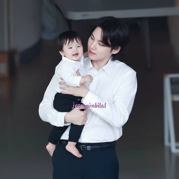 Shared Custody..Min Yoongui thumbnail