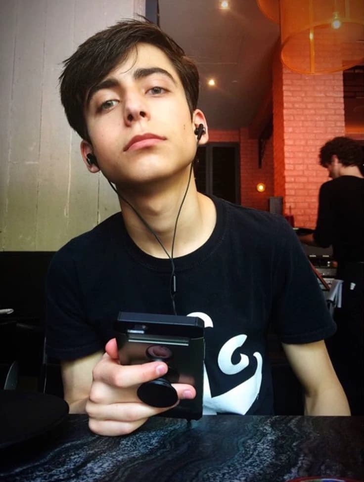 Aidan gallagher thumbnail
