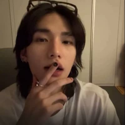 Hwang hyunjin thumbnail