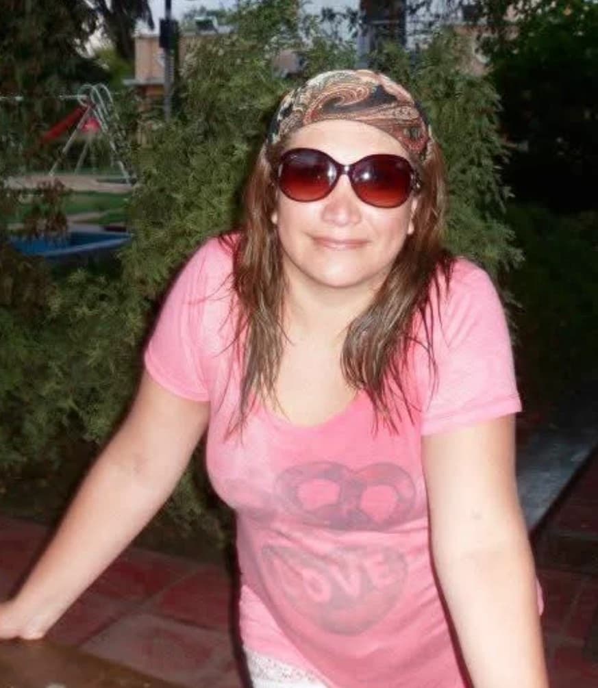 Yoryiii 46 year old single mom is camping thumbnail