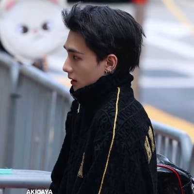Hyunjin thumbnail