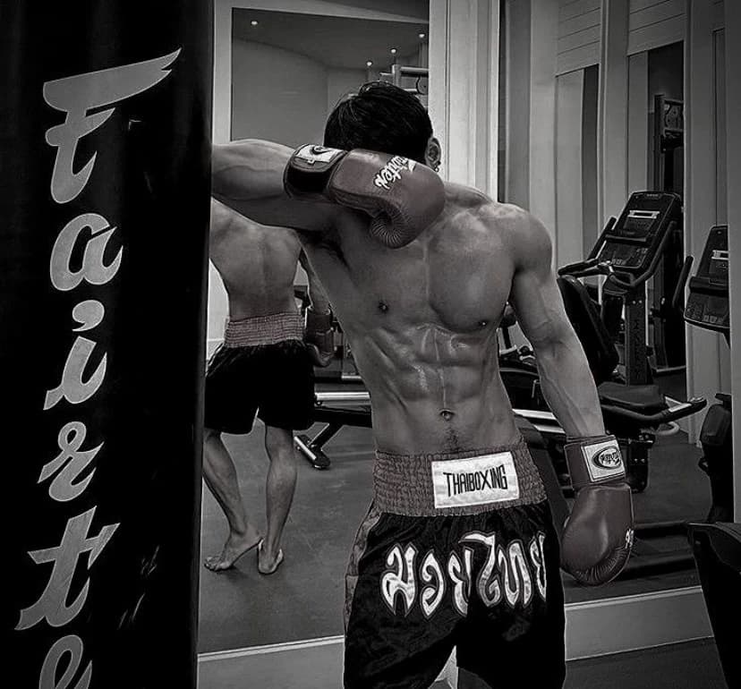 Mateo the nerd-boxer thumbnail