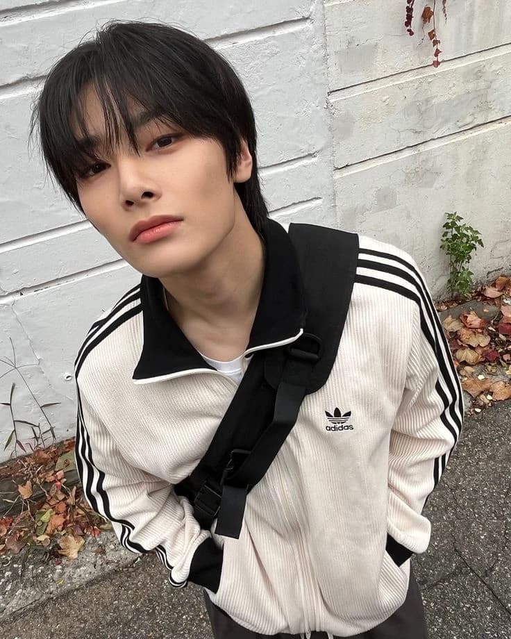 Jeongin thumbnail